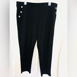 Classic Concepts 3X black, tiny white accents, pull on ankle pants, side pockets